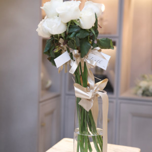 ゲストの愛が詰まったダーズンローズ|773535さんの山手迎賓館（神戸）/テイクアンドギヴ・ニーズウェディングの写真(2550650)