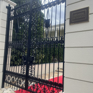 素敵な外観でした。赤い絨毯が映えるような外観です。|773538さんのアーカンジェル迎賓館(仙台)/テイクアンドギヴ・ニーズウェディングの写真(2566155)