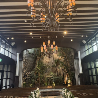 光が入って綺麗な式場です。