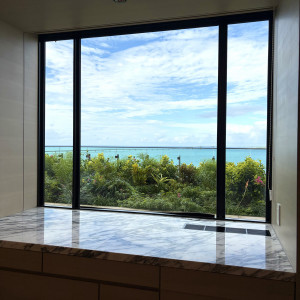 控え室から見える景色|773579さんの宮古島チャペル/アールイズ・ウエディングの写真(2570496)