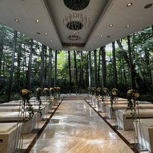 大きな窓と自然が素敵な挙式会場です|773593さんのアネーリ軽井沢の写真(2550407)