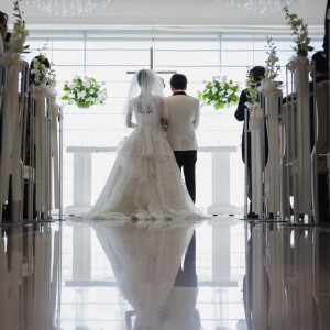 自然光が降り注ぐ中、温かい拍手と笑顔に包まれた感動の時間|773608さんのホテル ラ・スイート神戸ハーバーランドの写真(2550438)