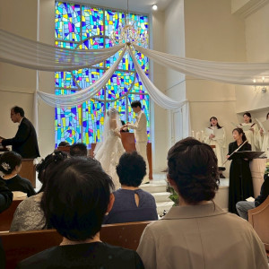 ステンドグラスが綺麗!
牧師さん日本語ペラペラだしかわいい|773658さんのアールベルアンジェ名古屋の写真(2550593)