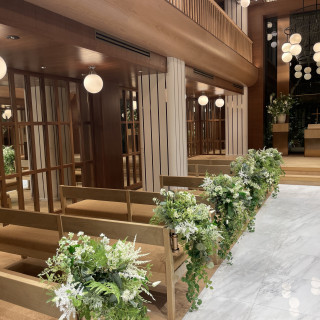 2階から演奏してくれるチャペル