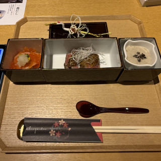 試食(サーモン、牛肉、茶碗蒸し)です