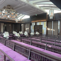 紫のチャペルはなかなかないので唯一無二感がある