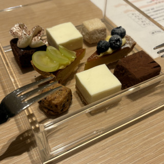 ミニサイズの試食用デザート