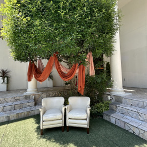 ガーデンの一角にあるフォトスポットになるところ|773917さんのアーフェリーク迎賓館（熊本）/テイクアンドギヴ・ニーズウェディングの写真(2551456)