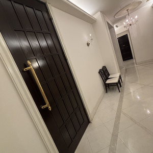 披露宴会場までの廊下|773918さんのアーフェリーク迎賓館（熊本）/テイクアンドギヴ・ニーズウェディングの写真(2551435)