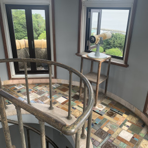 受付会場の3階から望遠鏡で外が見えます|773923さんのジェームス邸の写真(2551460)