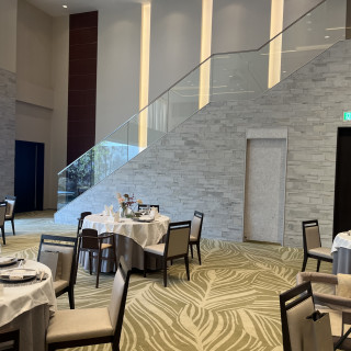 大きな階段もあり、入場の際に使用できます。