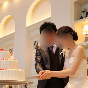 ケーキ入刀|773934さんのベイサイド迎賓館(松山)/テイクアンドギヴ・ニーズウェディングの写真(2554126)
