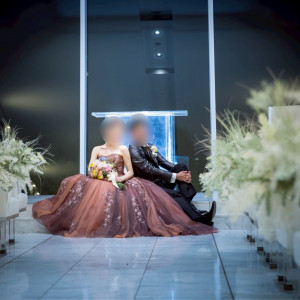 夜のチャペルはまた雰囲気か変わります|773934さんのベイサイド迎賓館(松山)/テイクアンドギヴ・ニーズウェディングの写真(2554138)