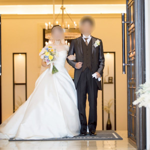 チャペル新郎新婦退場|773934さんのベイサイド迎賓館(松山)/テイクアンドギヴ・ニーズウェディングの写真(2554137)