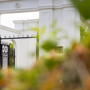 お庭には緑がたくさんあります|773934さんのベイサイド迎賓館(松山)/テイクアンドギヴ・ニーズウェディングの写真(2554124)