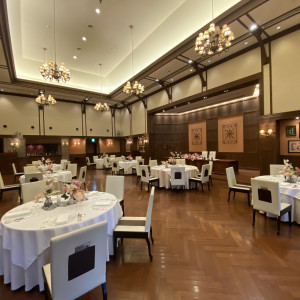 レンガの温かみのある披露宴会場です！|773942さんのプリムローズ/FIVESTAR WEDDINGの写真(2551492)