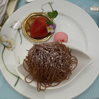 ビュッフェ式で選んだケーキ