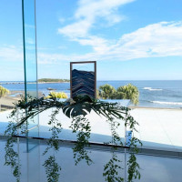 チャペルでの結婚誓約書と見える景色