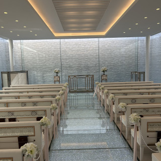 ゴージャスで煌びやかな挙式会場