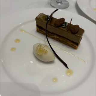 何種類かから選べるデザートケーキ。「テノワール」