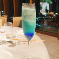 オリジナルカクテルが作れます。好きな色など相談してみて下さい