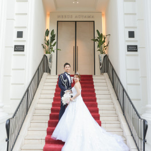 レッドカーペットがウェディングドレスを引きたたせます!|774091さんのニーズ青山 by T&G WEDDING (旧 青山迎賓館)の写真(2552141)