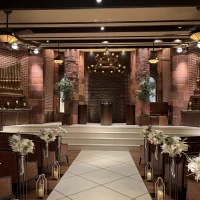 レンガのチャペルが温かみのある素敵な空間でした！！