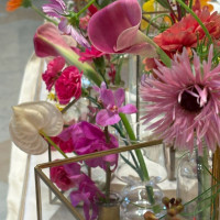 カラフルな明るいお花に
