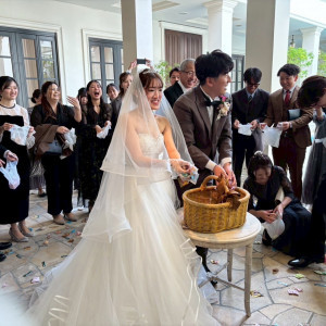 お菓子まき|774157さんのアクアテラス迎賓館（大津）/テイクアンドギヴ・ニーズウェディングの写真(2552416)