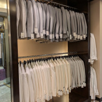 会場に衣装店が併設されています