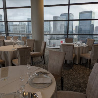 チャペルの下の階の披露宴会場