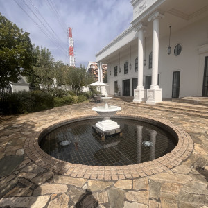 1つの披露宴には、噴水付きのガーデン|774232さんのアーセンティア迎賓館(高崎)/テイクアンドギヴ・ニーズウェディングの写真(2555131)