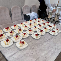 ウエディングケーキを取り分けた時