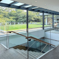 ガーデン前の通り