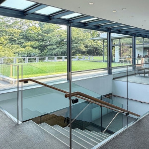 ガーデン前の通り|774253さんの国際文化会館(International House of Japan)の写真(2553799)