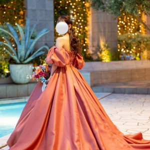 お色直し後のガーデン撮影|774302さんのベイサイド迎賓館（神戸）/テイクアンドギヴ・ニーズウェディングの写真(2553438)