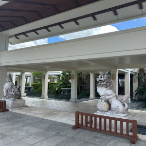 披露宴会場までの外観|774310さんの万国津梁館の写真(2562423)