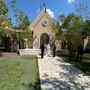 チャペルの外観とガーデンです。|774313さんのプライベートガーデンWedding La partir（ラ パルティール）の写真(2553521)