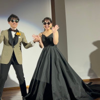 スヌーピーのサングラスと共に黒ドレスにしました！