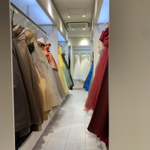併設するドレスショップのカラードレス|774425さんのザ・ロイヤルダイナスティ大宮(THE ROYAL DYNASTY OMIYA)の写真(2554347)