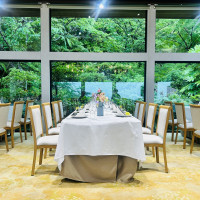 自然バック側の披露宴会場
