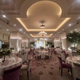 天井が高く、ラグジュアリーな空間です。