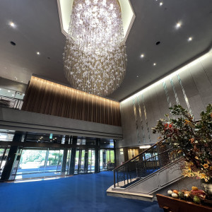 入り口入ってすぐが階段。インパクトがあります。|774542さんの明治神宮・明治記念館の写真(2555479)