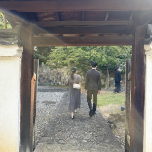 挙式会場までの道|774565さんのTHE SODOH HIGASHIYAMA KYOTO(ザ ソウドウ 東山 京都)の写真(2555008)