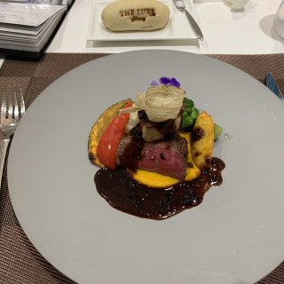 1番高いコースの肉料理