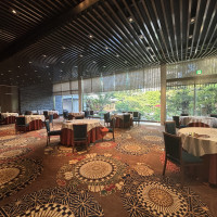 外の日本庭園が楽しめる会場です。