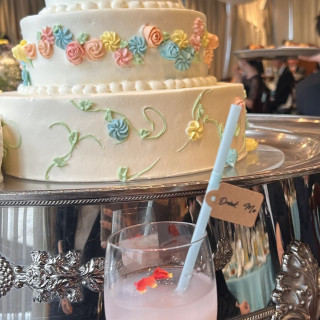 オリジナルケーキとオリジナルドリンクです。