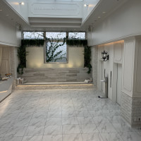 チャペルを出たフリースペース。
ドリンクや軽食を振舞います。