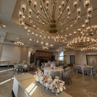 景色が綺麗な方の披露宴会場。新郎新婦から見た全体図です