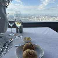 試食のハードパンと米粉パンです。